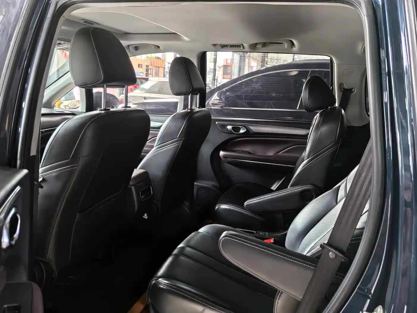 GAC Trumpchi Trumpchi M6 2021 270T DCT Luxury Edition (7-Seater) фото 9