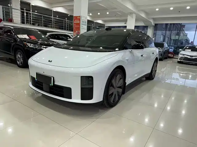 Li Auto i6 2025 4WD Base Model
