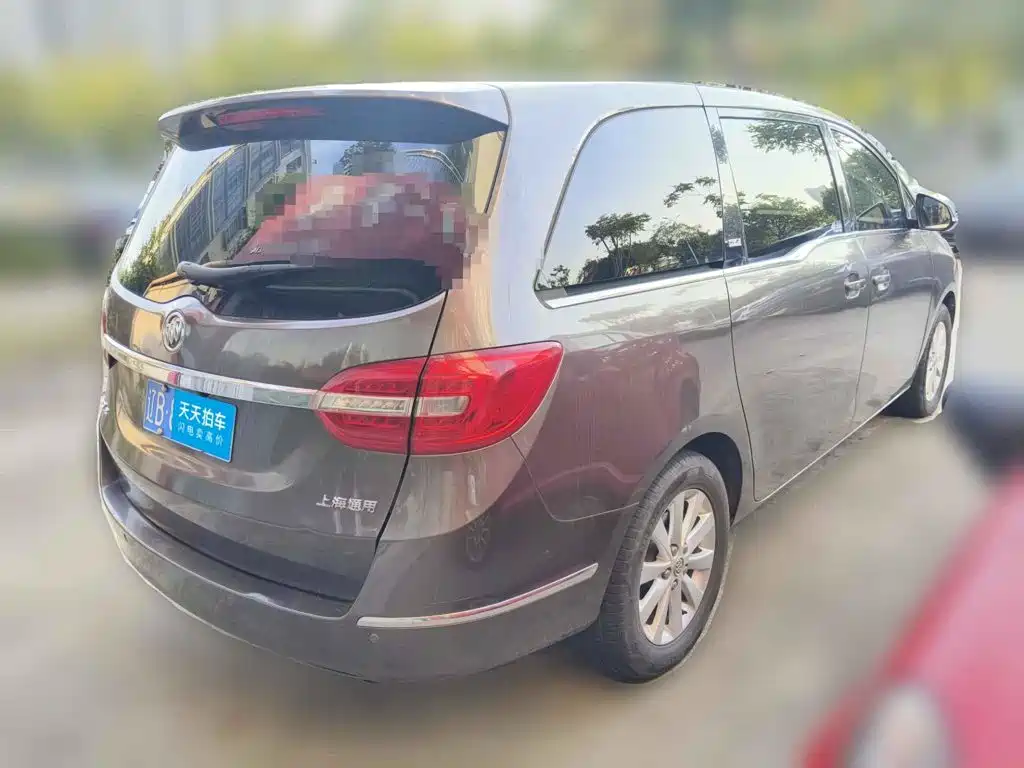 Photo 5 - Buick GL8