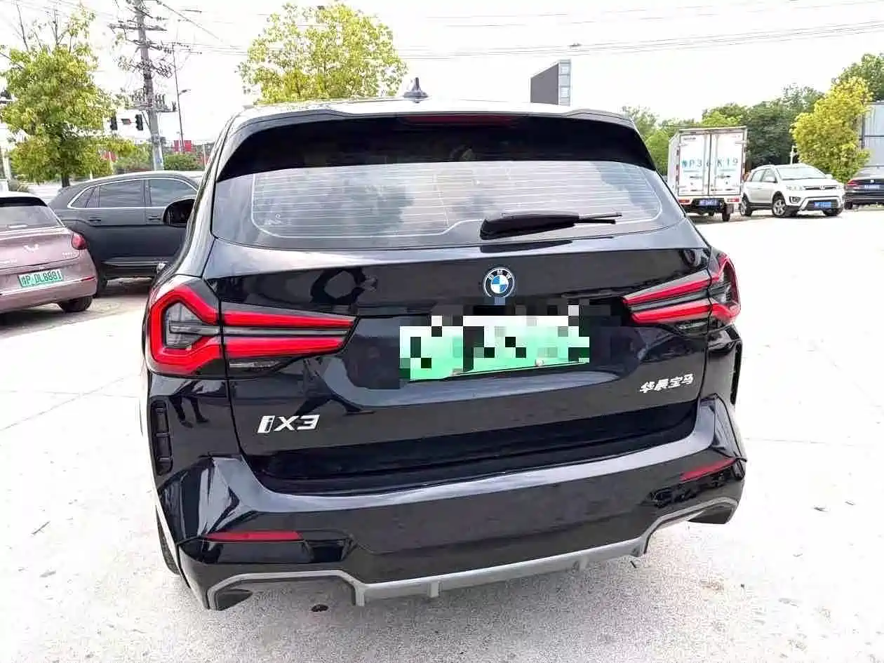 BMW iX3 2024 Leading Edition фото 4