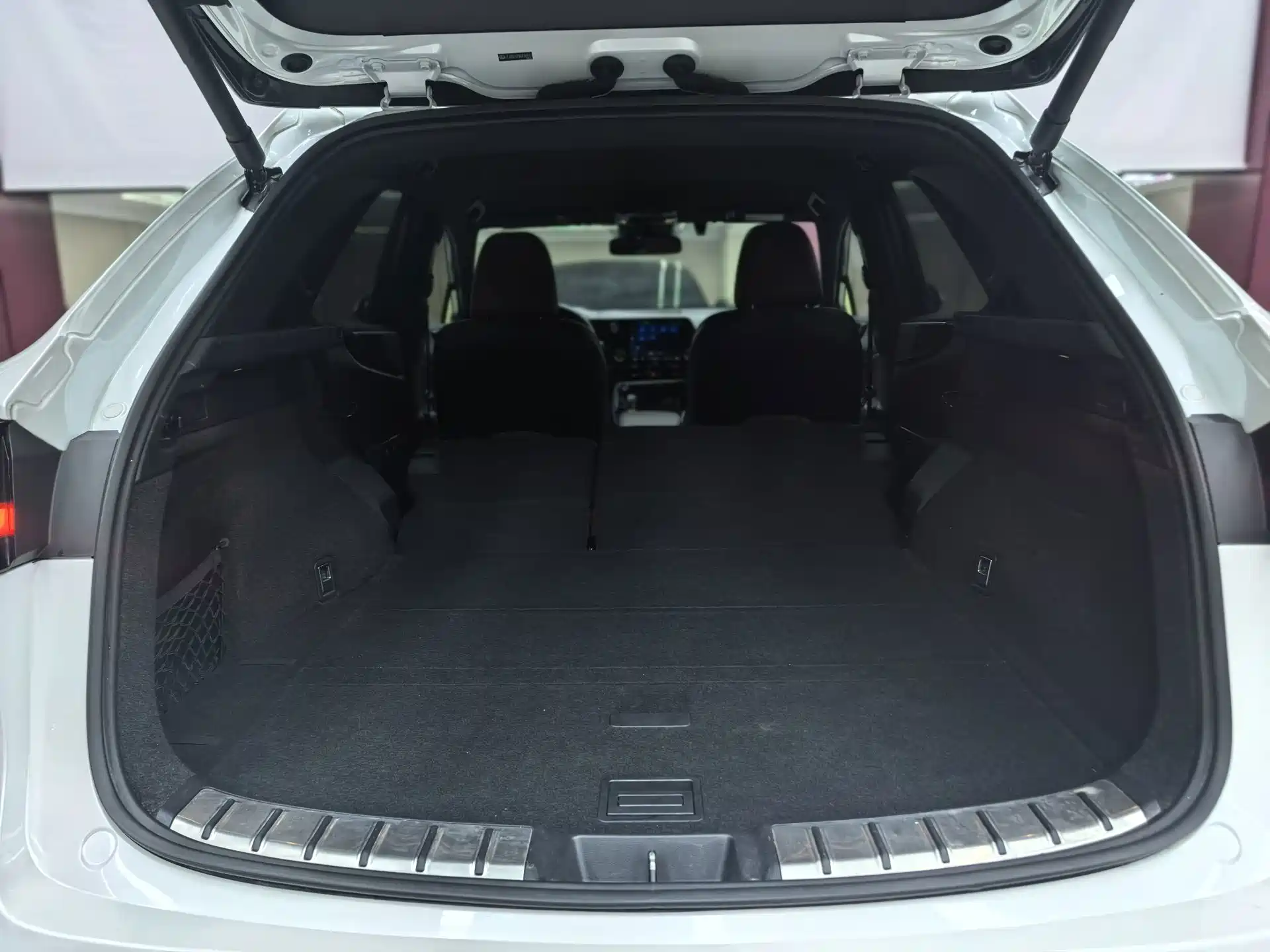 صورة 32 - Lexus NX
