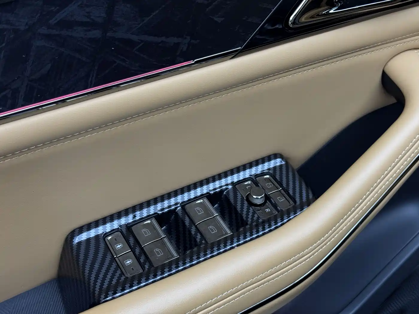 Lynk & Co 09 EM-P 2021 2.0T PHEV Halo 6-seater фото 10