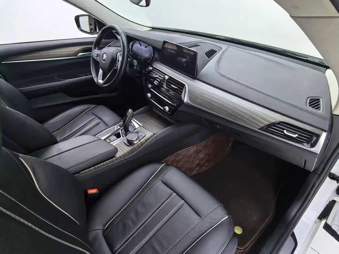 BMW 6 Series GT 2018 630i M Sport Package фото 20