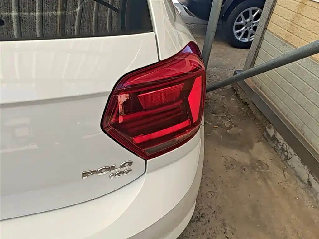 Volkswagen Polo 2019 Plus 1.5L Automatic Panorama Enjoyment Edition фото 8