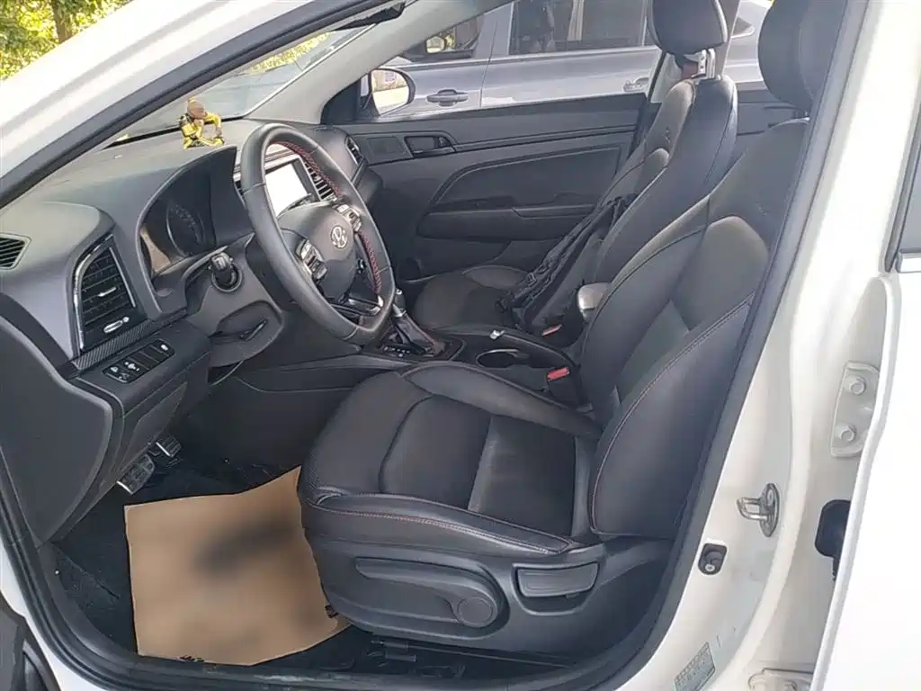 Hyundai Elantra 2016 1.4T DCT Dynamic·Elite Edition фото 15