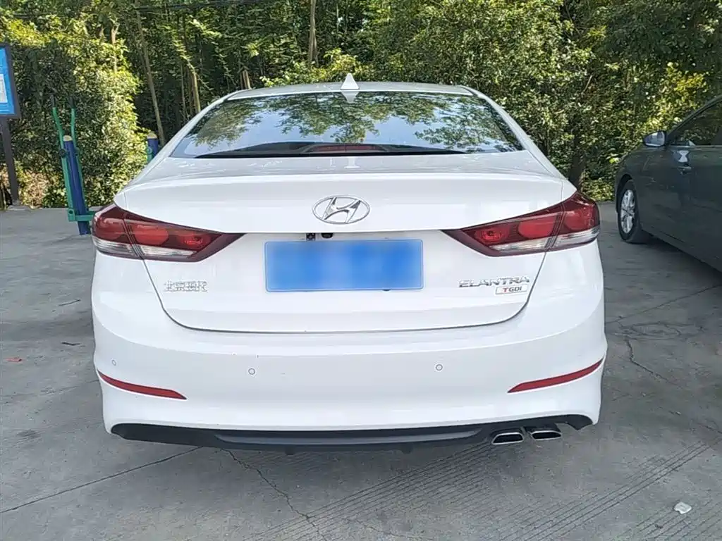 Hyundai Elantra 2016 1.4T DCT Dynamic·Elite Edition фото 6