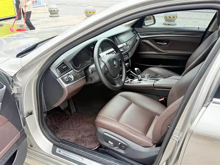 BMW 5 Series 2014 525Li Luxury Design Package фото 6
