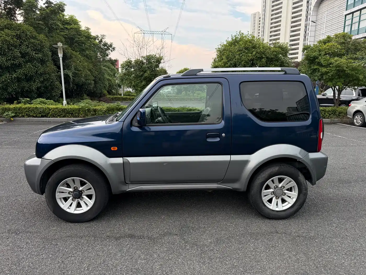 Suzuki Jimny (Import) 2010 2010 1.3 AT Fashion Limited Edition