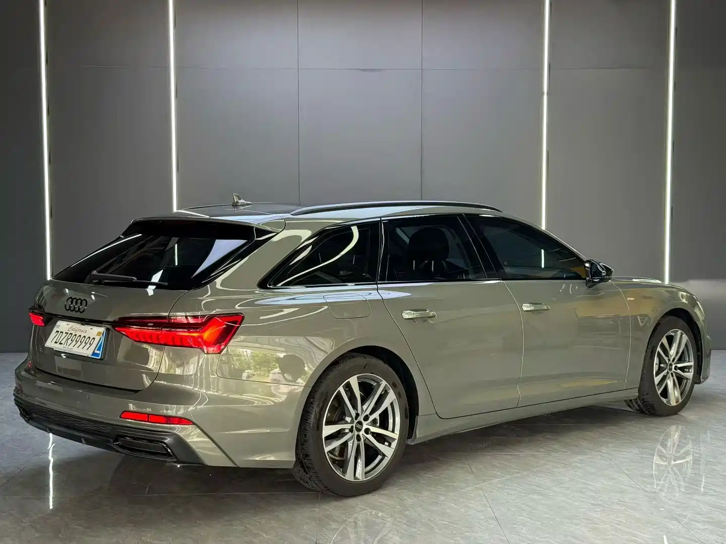 Фото 9 - Audi A6 (Import)