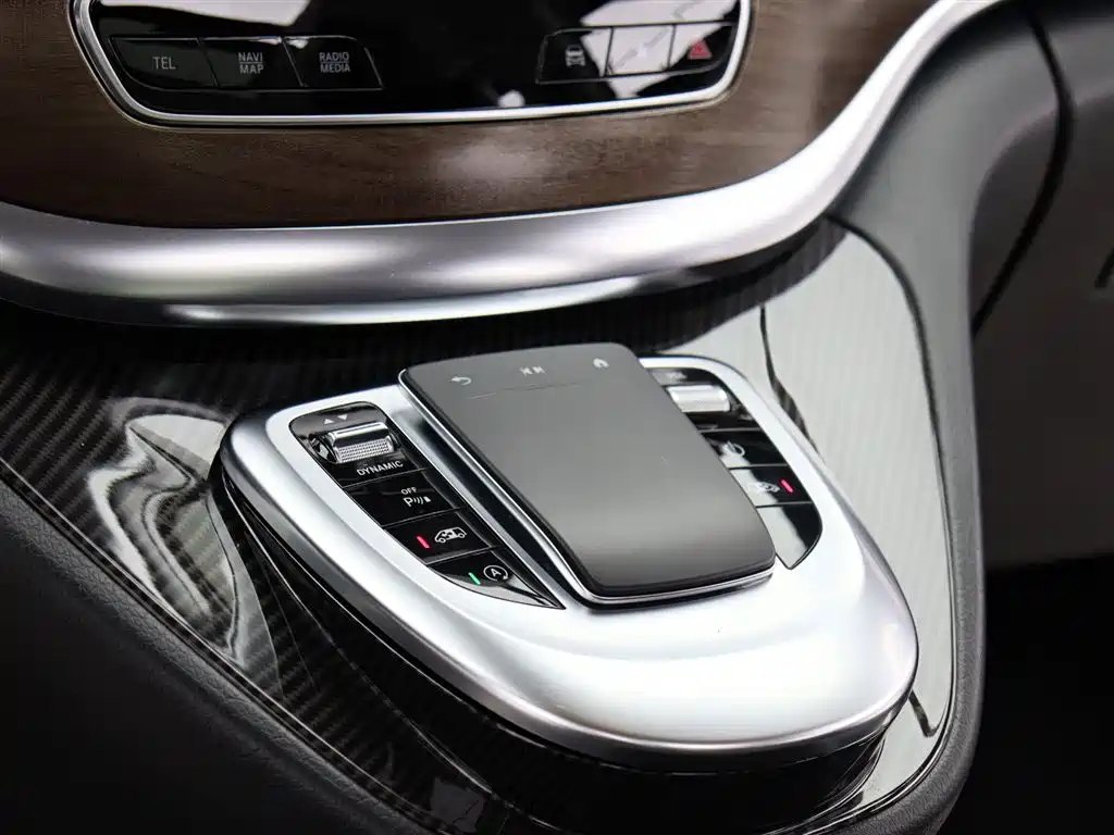 MERCEDES-BENZ V CLASS