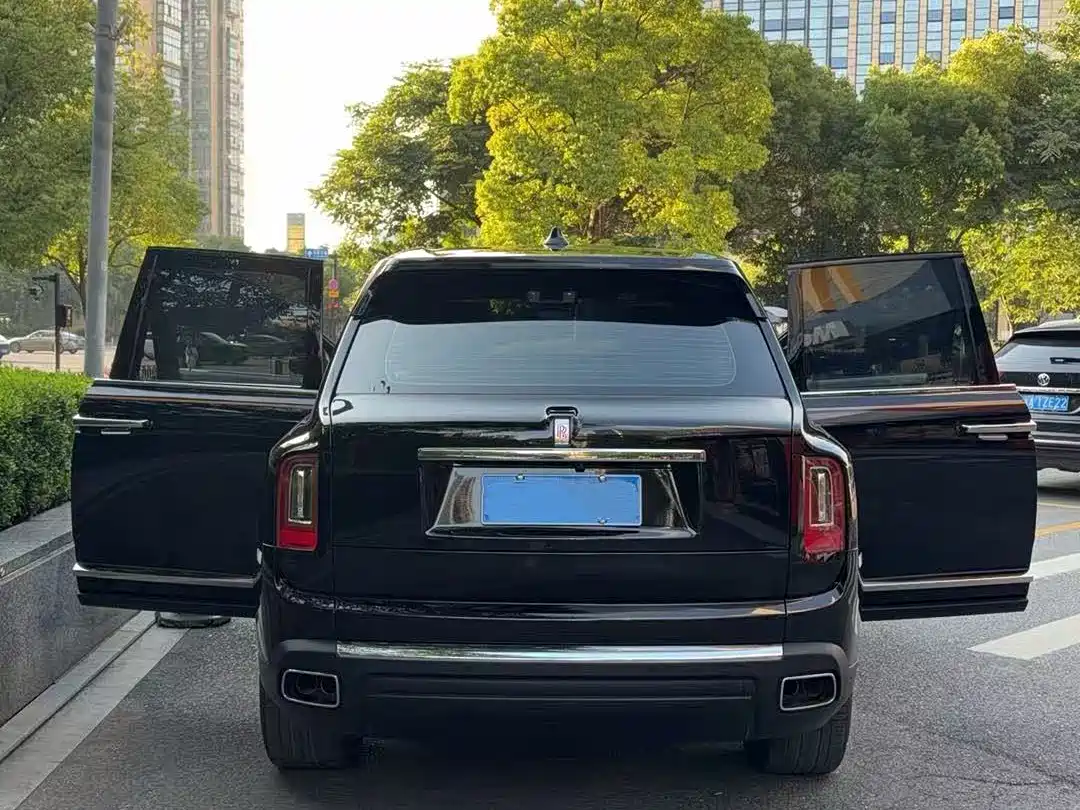 Rolls-Royce Cullinan 2024 2018 5-Seater Version