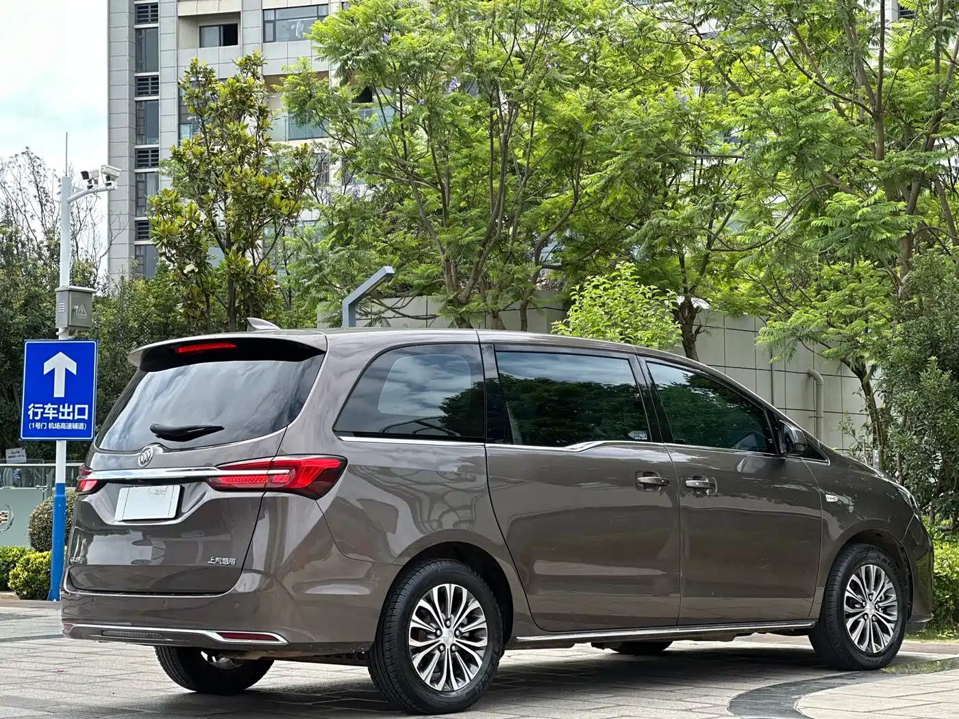 BUICK GL8