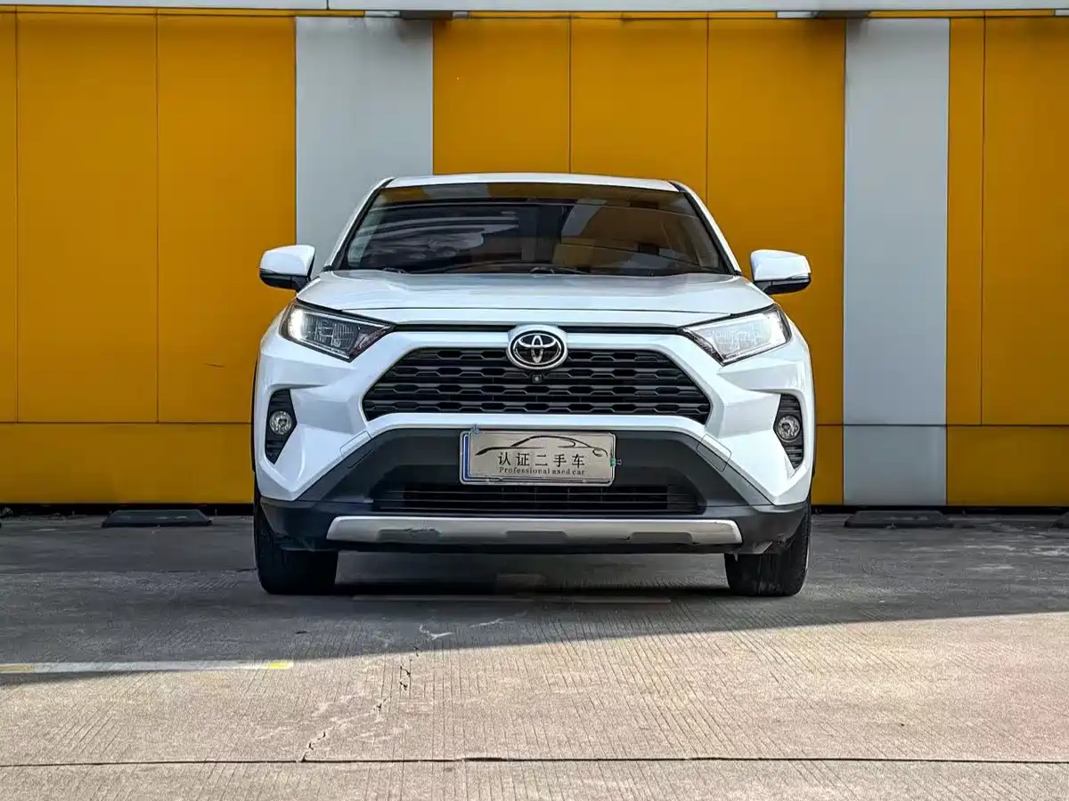 Toyota RAV4 Rongfang 2022 2.0L CVT 2WD Trend Edition фото 2