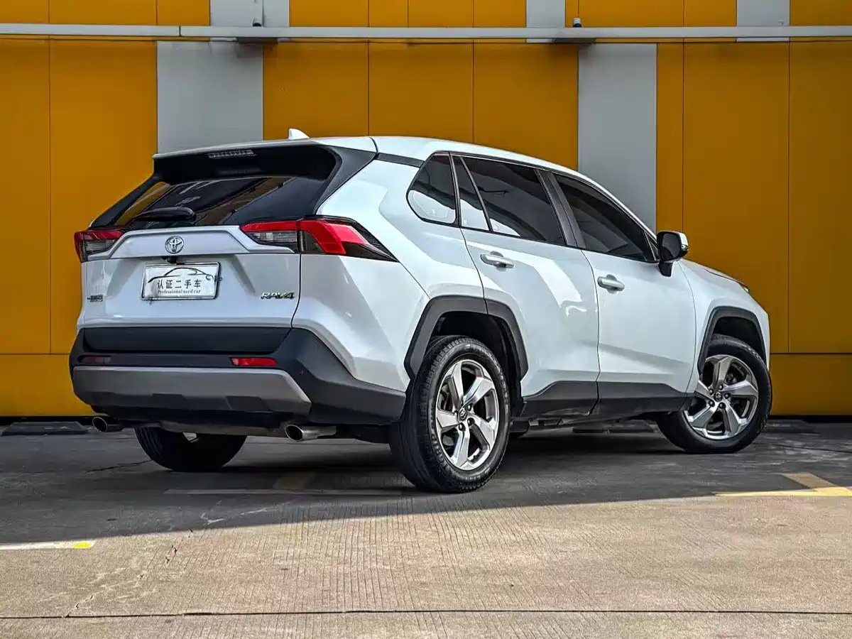 Toyota RAV4 Rongfang 2022 2.0L CVT 2WD Trend Edition фото 3
