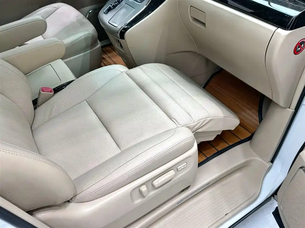 Toyota Alphard 2012 3.5L Luxury Edition фото 10