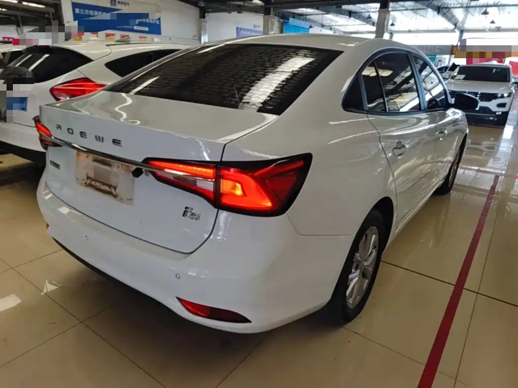 Roewe i5 2019 2019 1.5L Manual 4G-Connected Langyue Edition