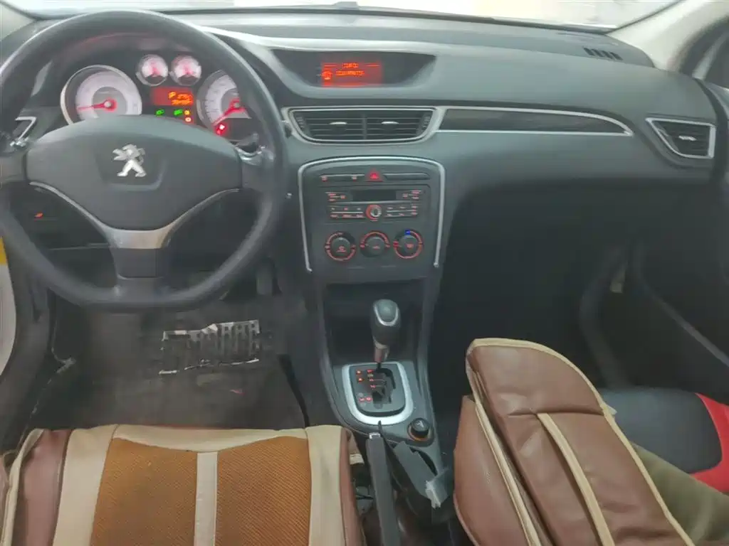 Peugeot 308 2014 Model Joy Edition Classic 1.6L Automatic Superior Style фото 13