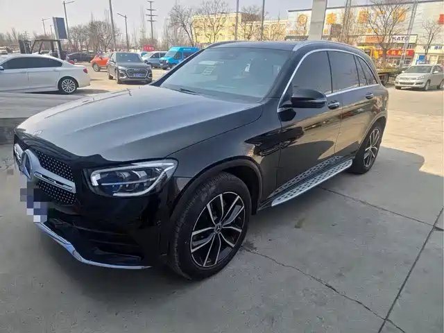 MERCEDES-BENZ GLC