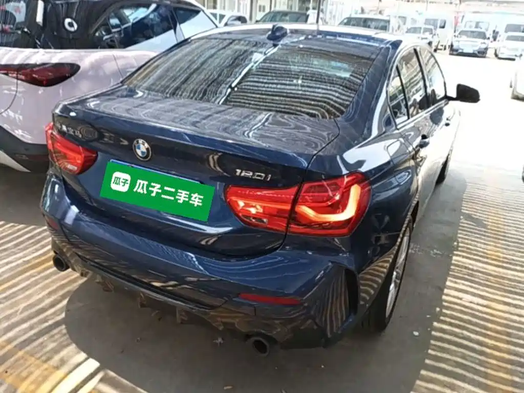 BMW 1-SERIES