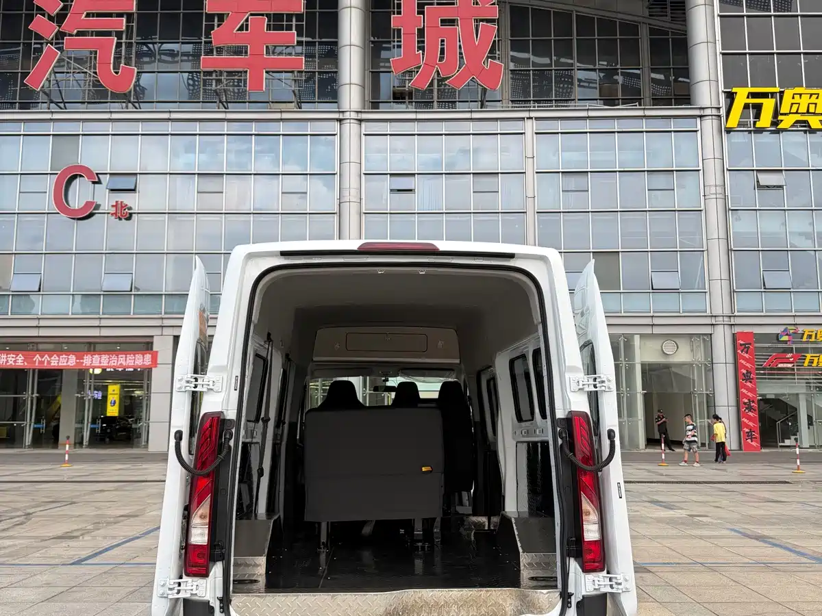 Jiangling E-Fushun 2026 2025 Model Bright Window Version 77kwh Medium Wheelbase Medium Roof
