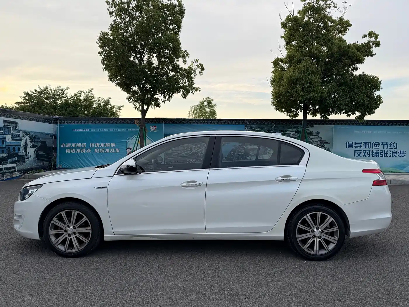 Peugeot 408 2014 1.8L Automatic Luxury Edition фото 7