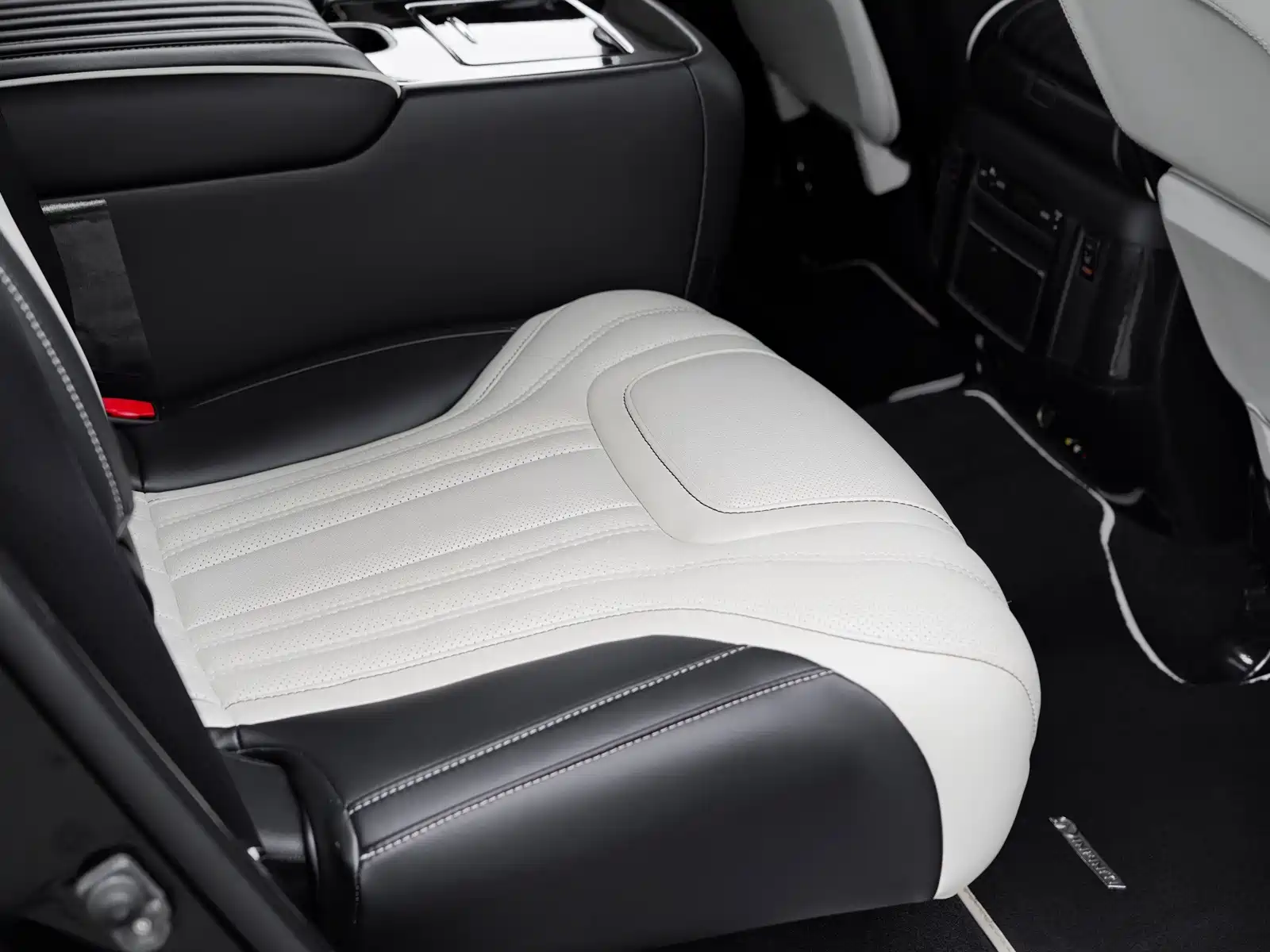 Фото 32 - Infiniti QX80