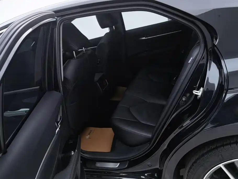 Toyota Camry 2023 2.5G Luxury Edition фото 11