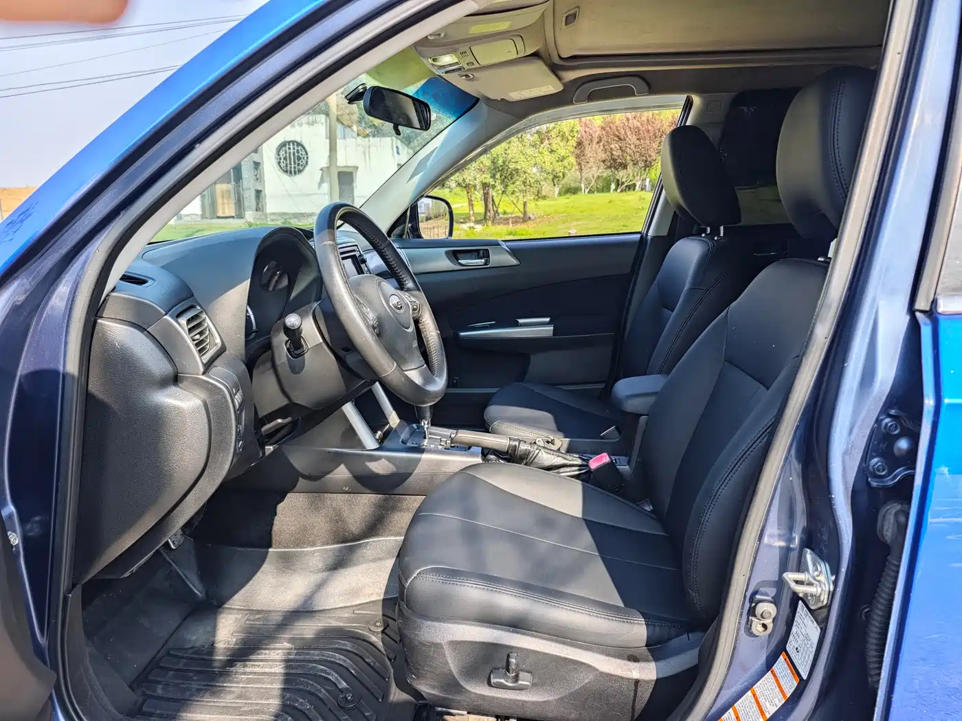 Subaru Forester 2011 2.5XS Automatic Luxury Navigation Edition фото 5
