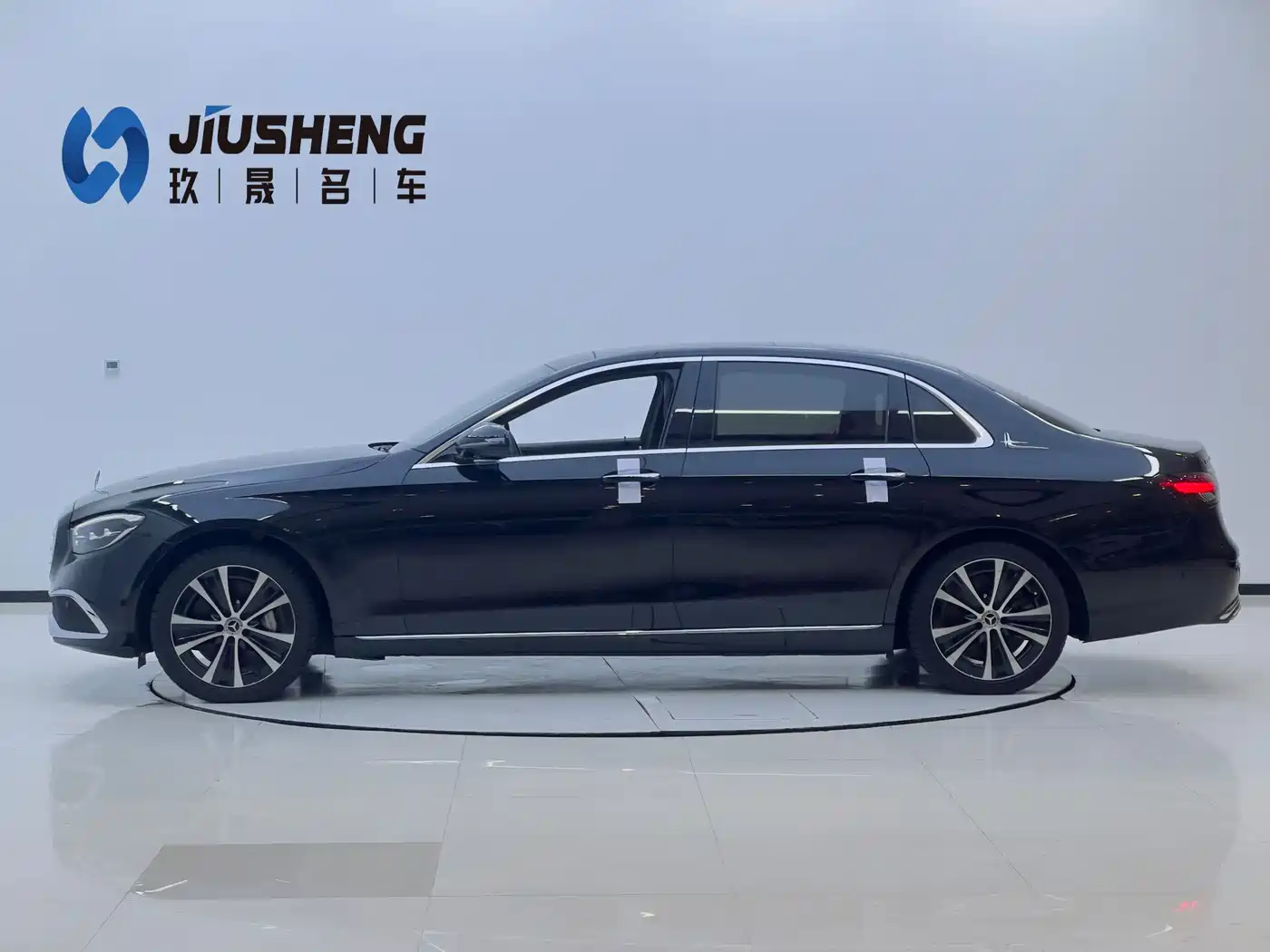 Mercedes-Benz E-Class New Energy 2022 E 350 e L Plug-in Hybrid Sedan фото 3