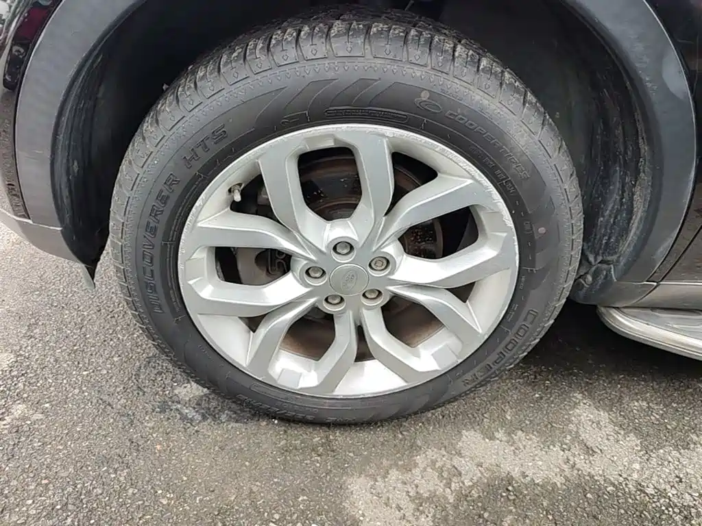 Land Rover Discovery Sport (Import) 2016 2015 2.0T SE