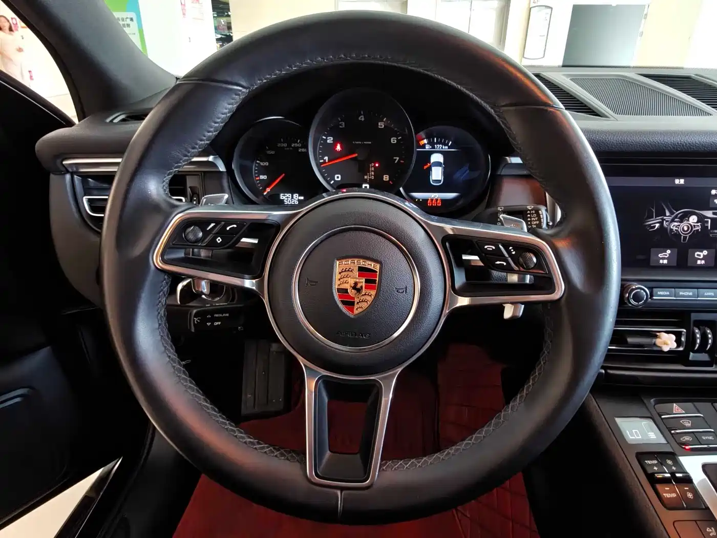 Porsche Macan 2018 Macan 2.0T фото 9