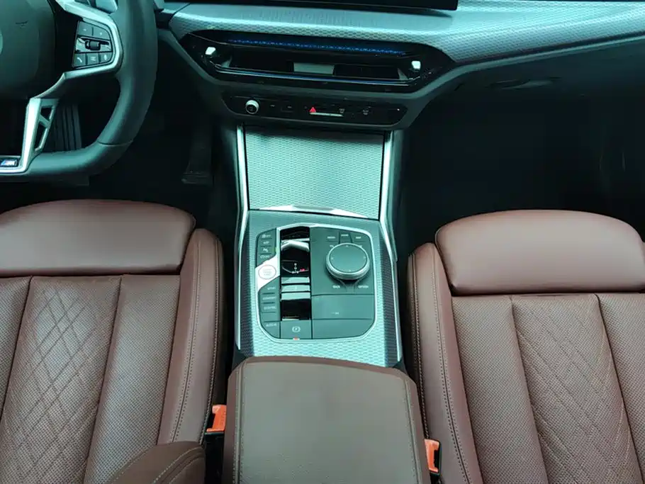 BMW 3 Series 2025 330Li M Sport Night Edition фото 16