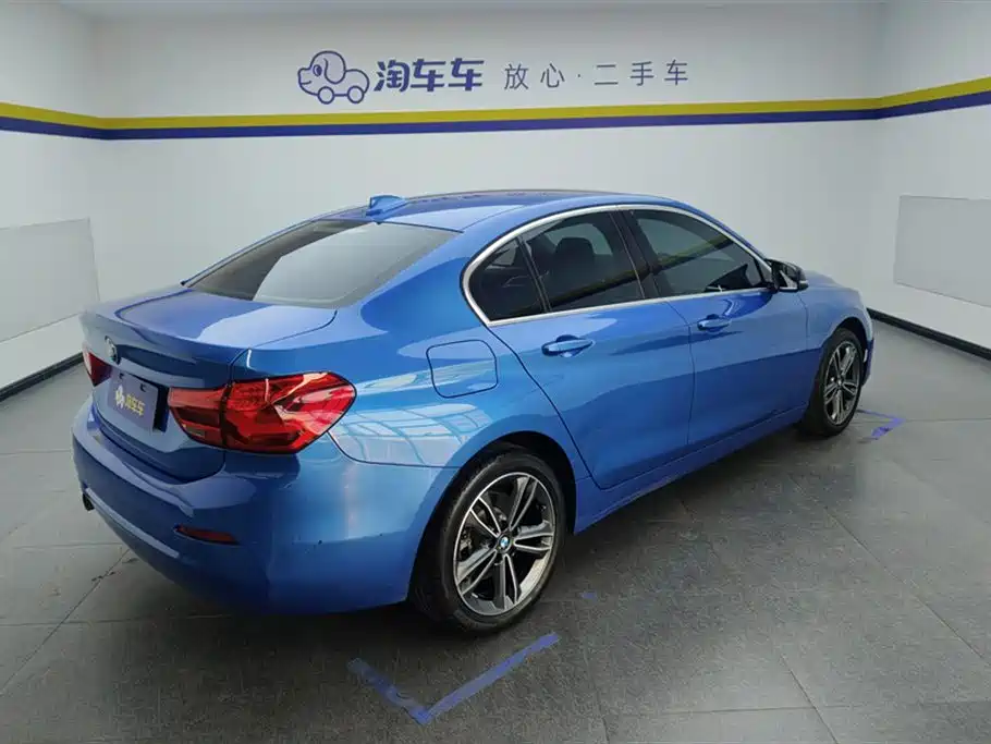 BMW 1 Series 2019 118i Fashion Edition фото 3