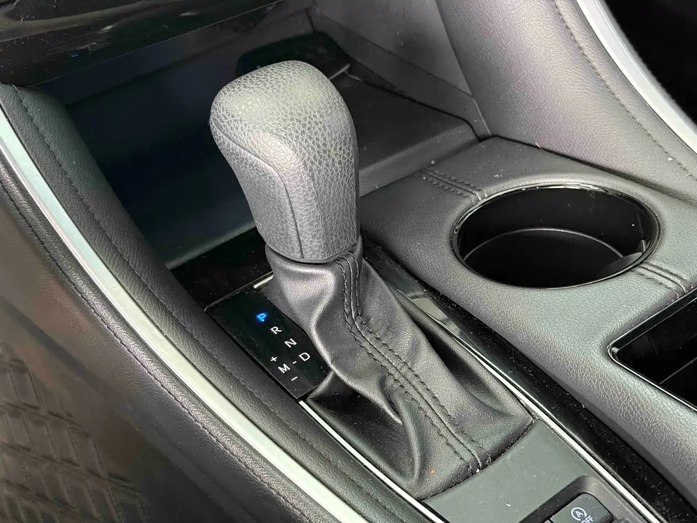 Toyota Avalon 2022 2.0L Progressive Edition фото 15