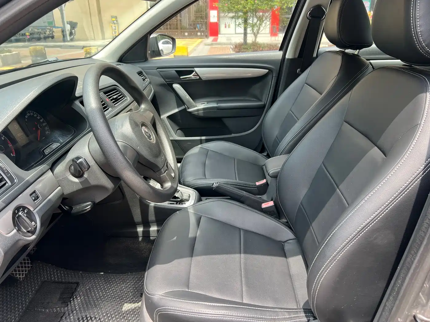 Volkswagen Lavida 2013 1.6L Automatic Trend Edition фото 13