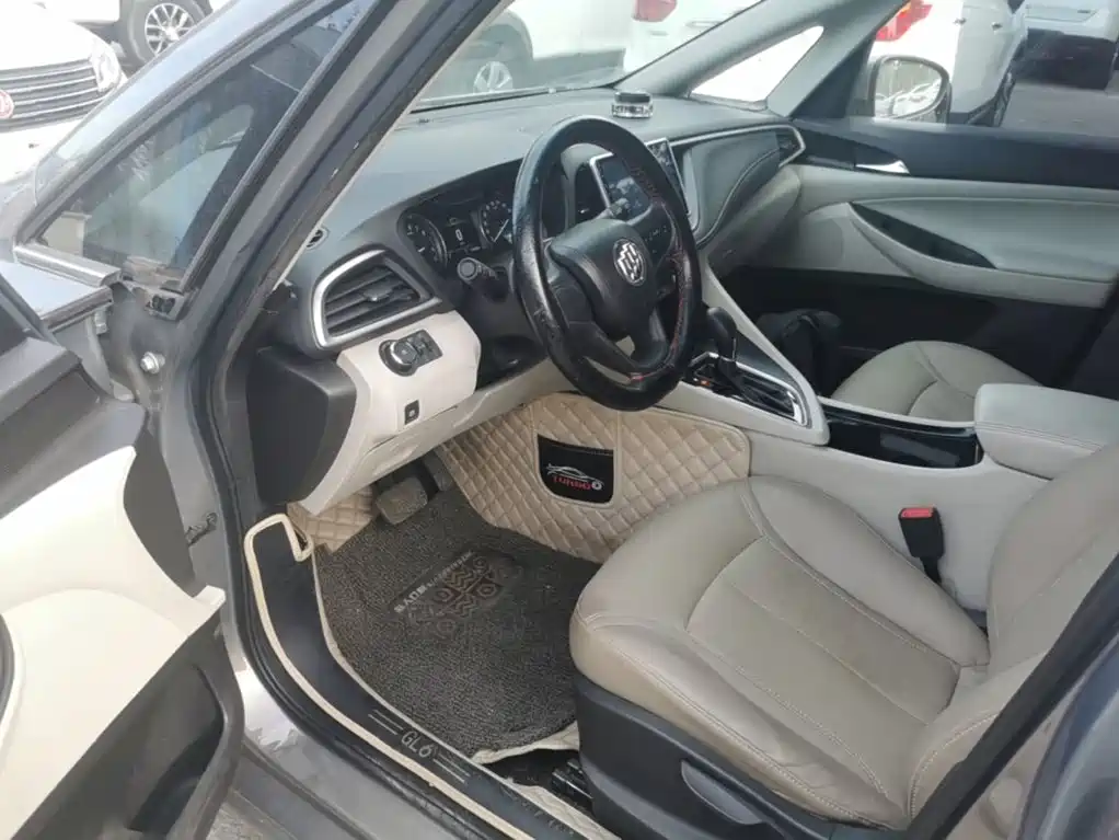Photo 15 - Buick GL6