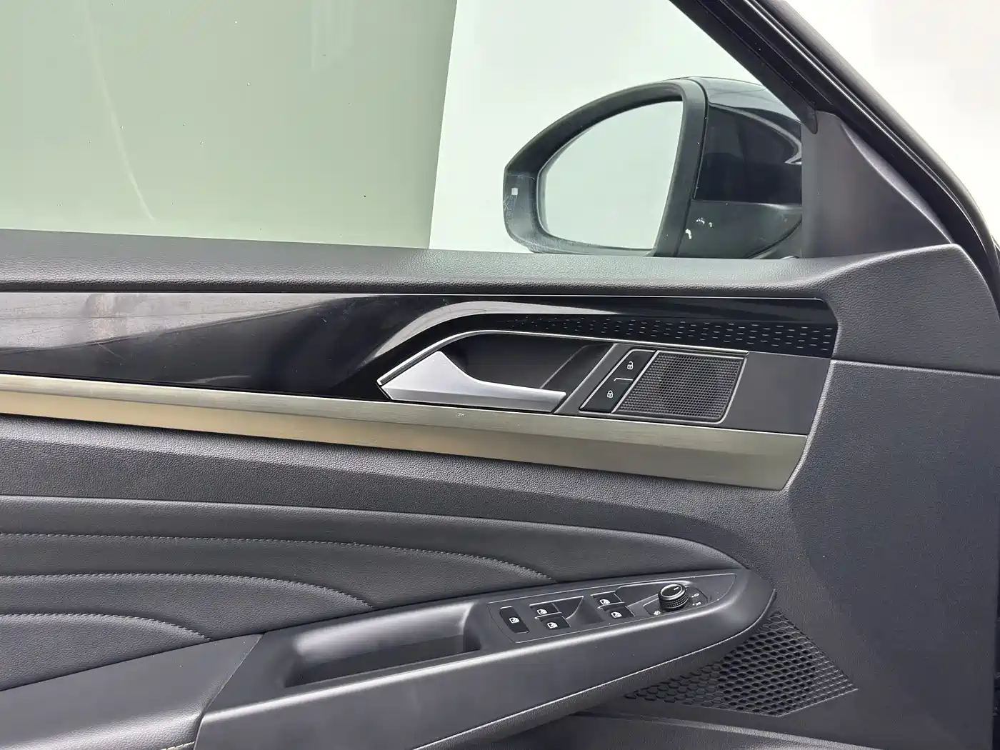 VOLKSWAGEN PASSAT NEW ENERGY
