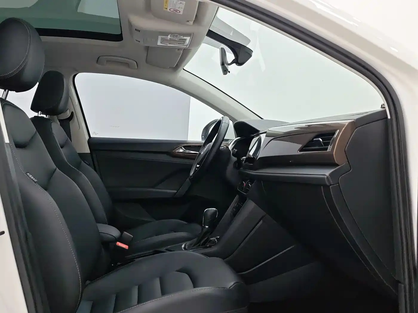 Volkswagen Tharu 2021 280TSI 2WD Luxury Plus фото 9