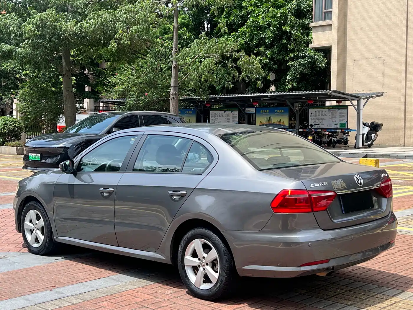 Volkswagen Lavida 2013 1.6L Automatic Trend Edition фото 5