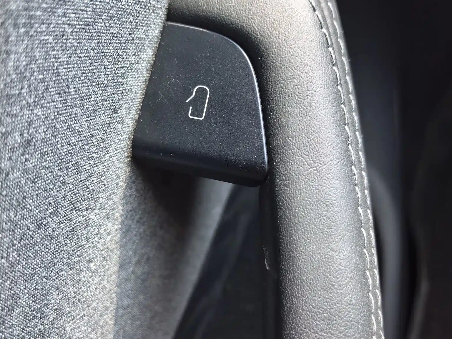 Фото 12 - Tesla Model 3