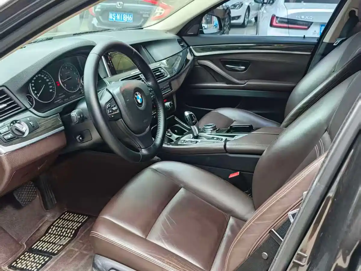 BMW 5 Series 2014 525Li Luxury Design Package фото 4