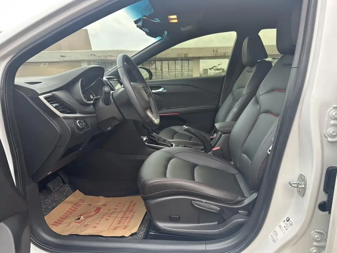 Chevrolet Monza 2019 RS 330T Auto Smooth Edition China VI фото 5