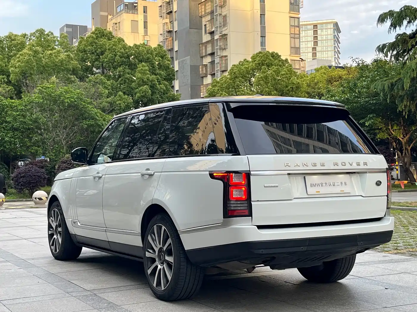 Land Rover Range Rover 2015 5.0 SC V8 AB Prestigious Genesis Extended Edition фото 16