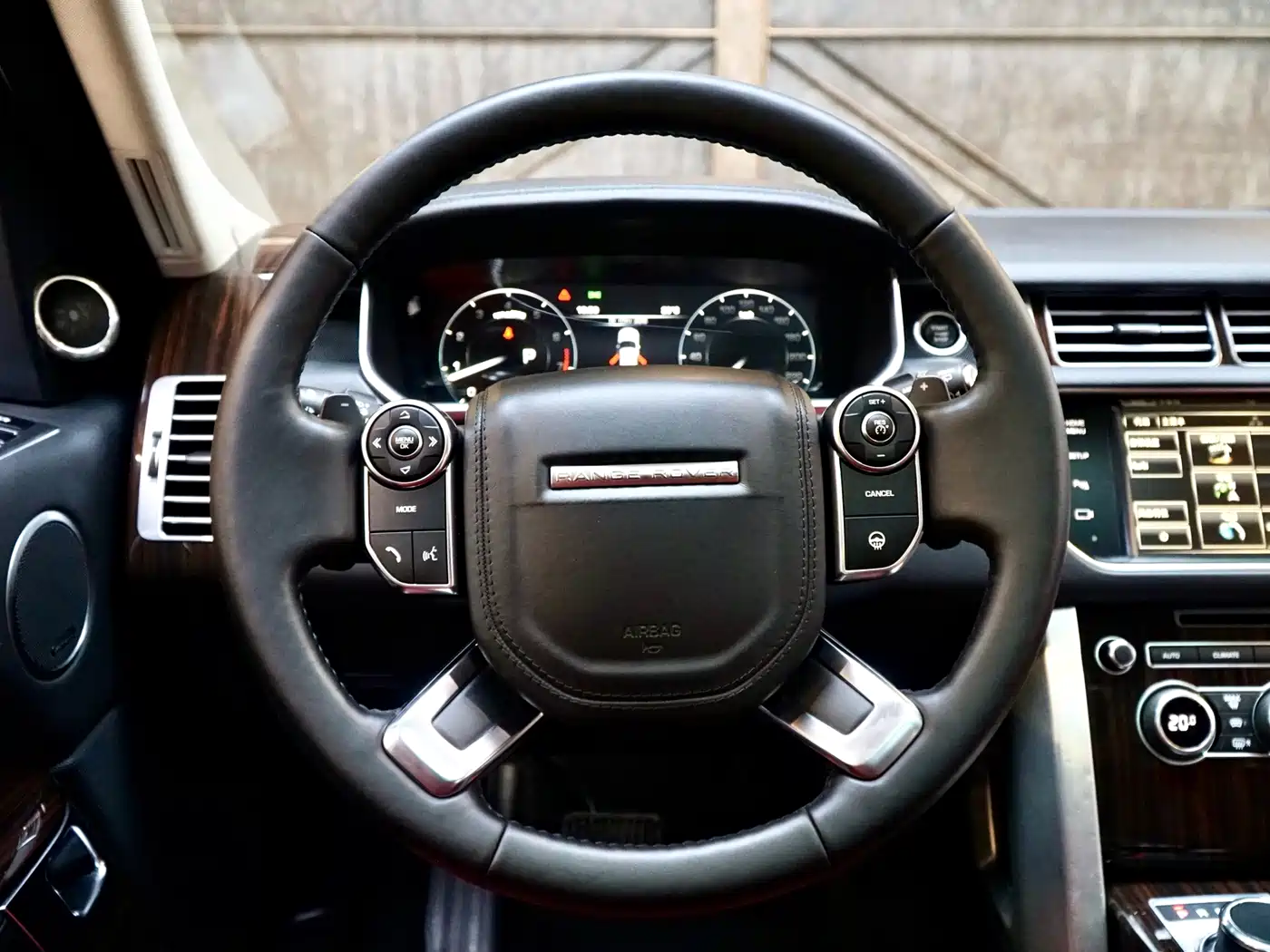 Photo 15 - Land Rover Range Rover