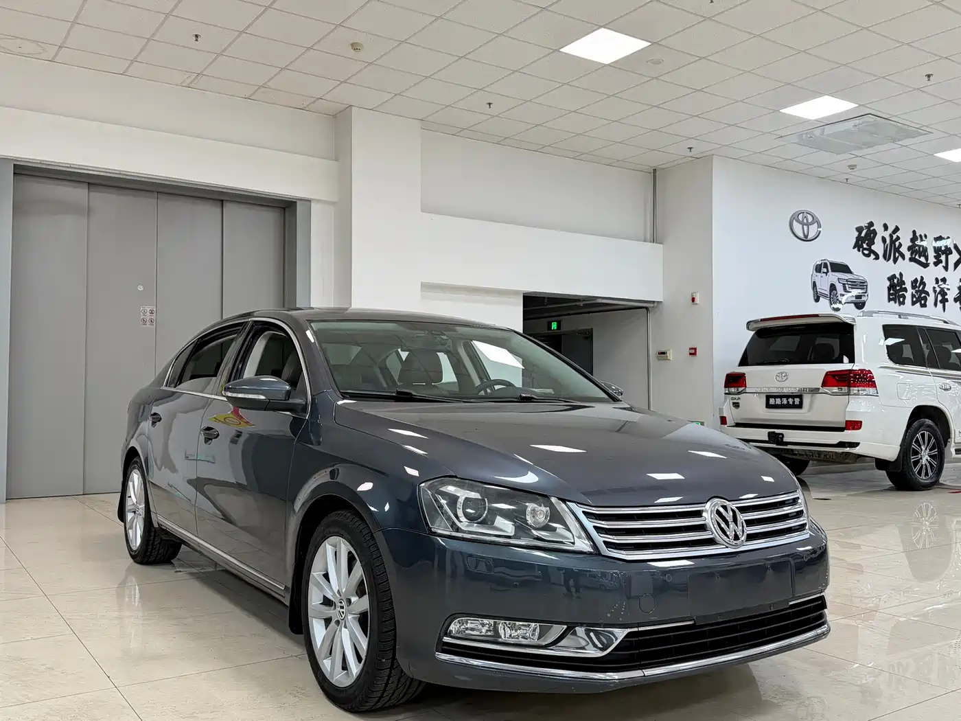 Volkswagen Magotan 2012 1.8TSI Premium фото 2