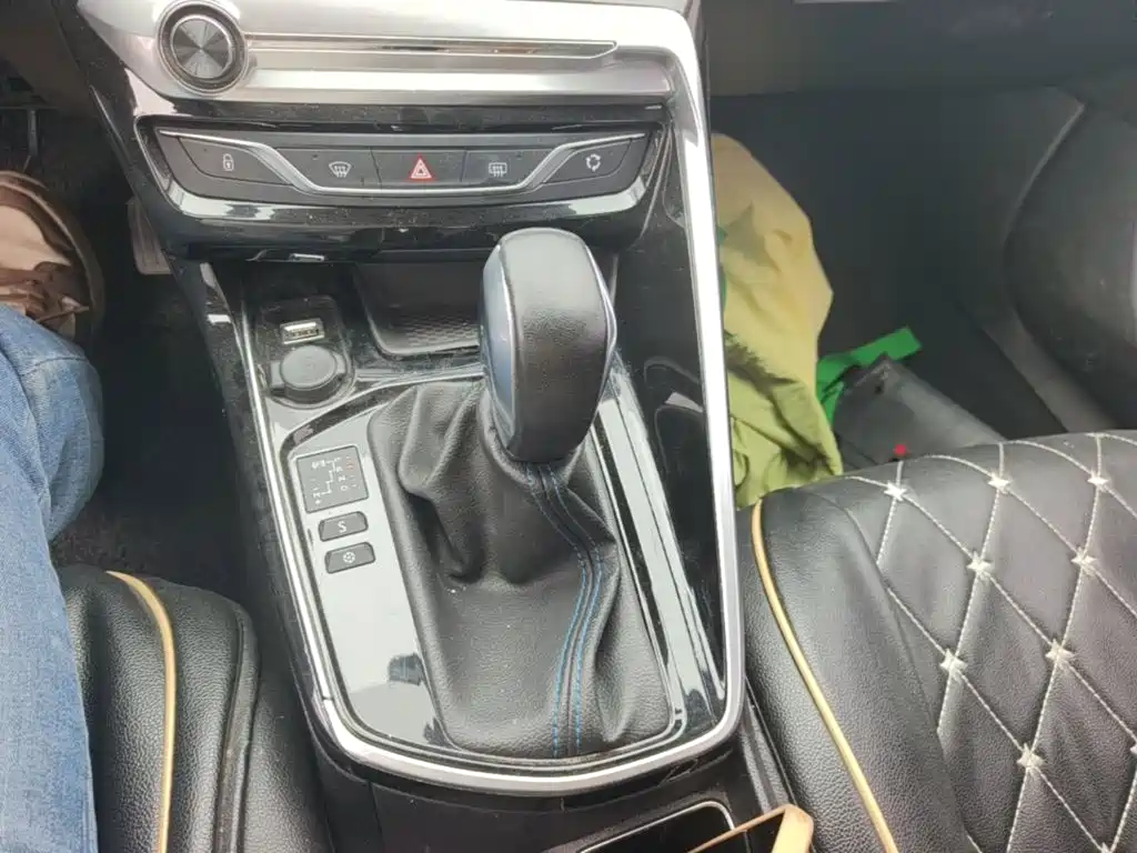 صورة 14 - Peugeot 308