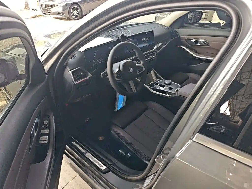 BMW 3 Series 2023 325Li M Sport Package фото 16