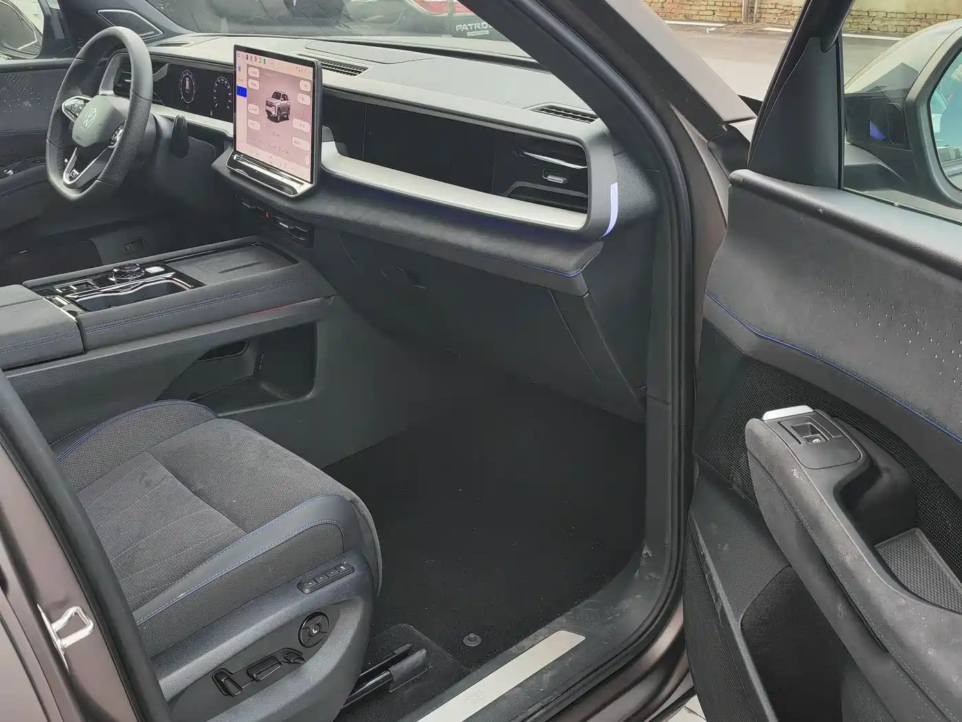 Volkswagen Teramont 2025 Teramont Pro 450TSI 4WD Summit Edition фото 8