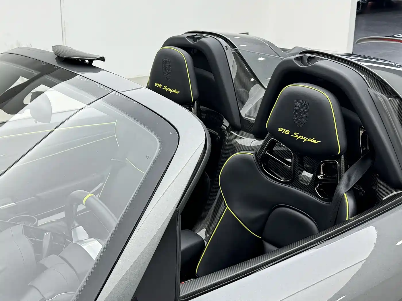 Porsche 918 Spyder 2015 2014 4.6L