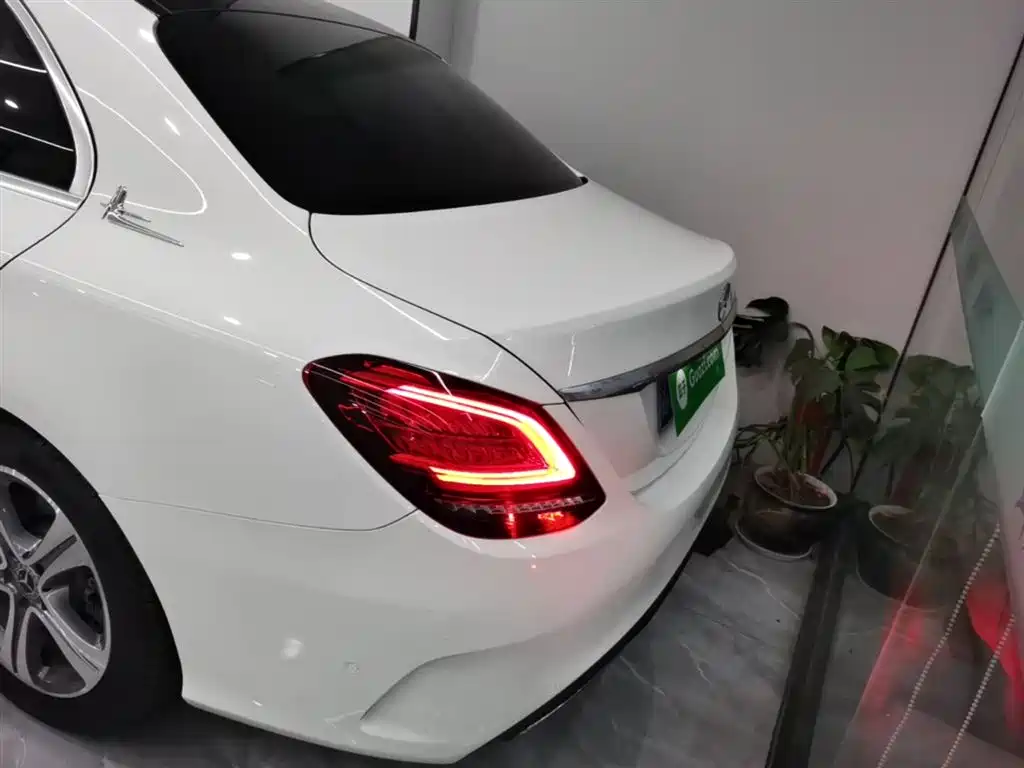 MERCEDES-BENZ CLASS C